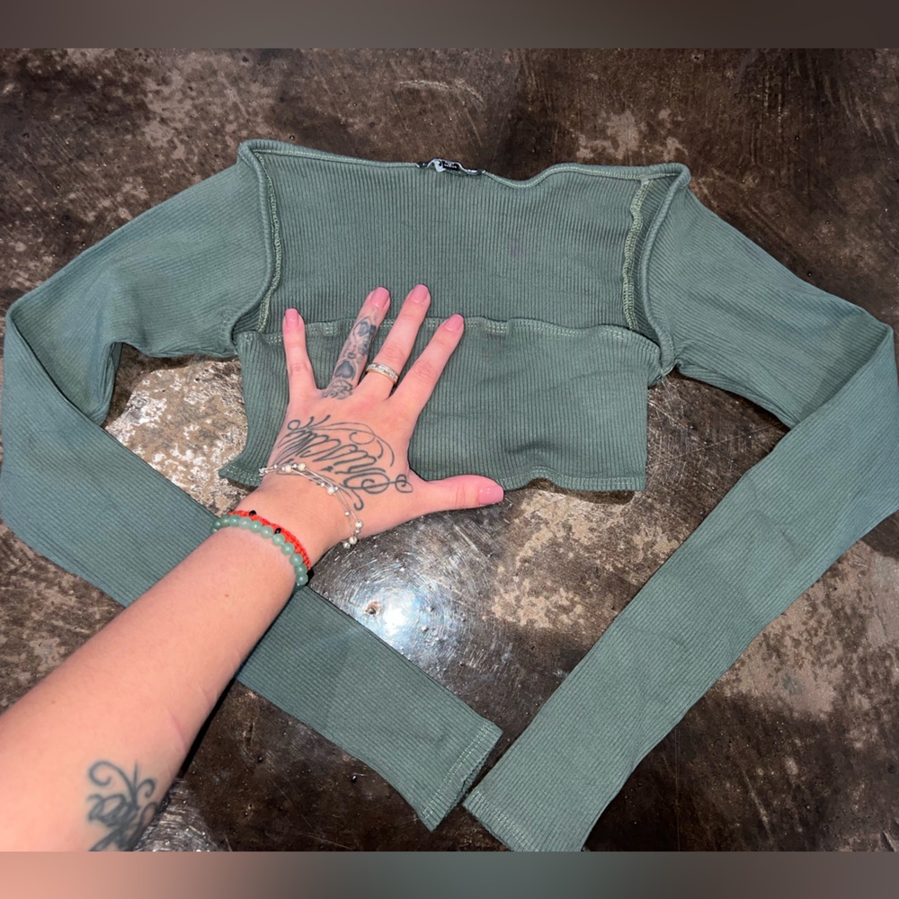 Fashion Nova Green Long Sleeve Crop Top